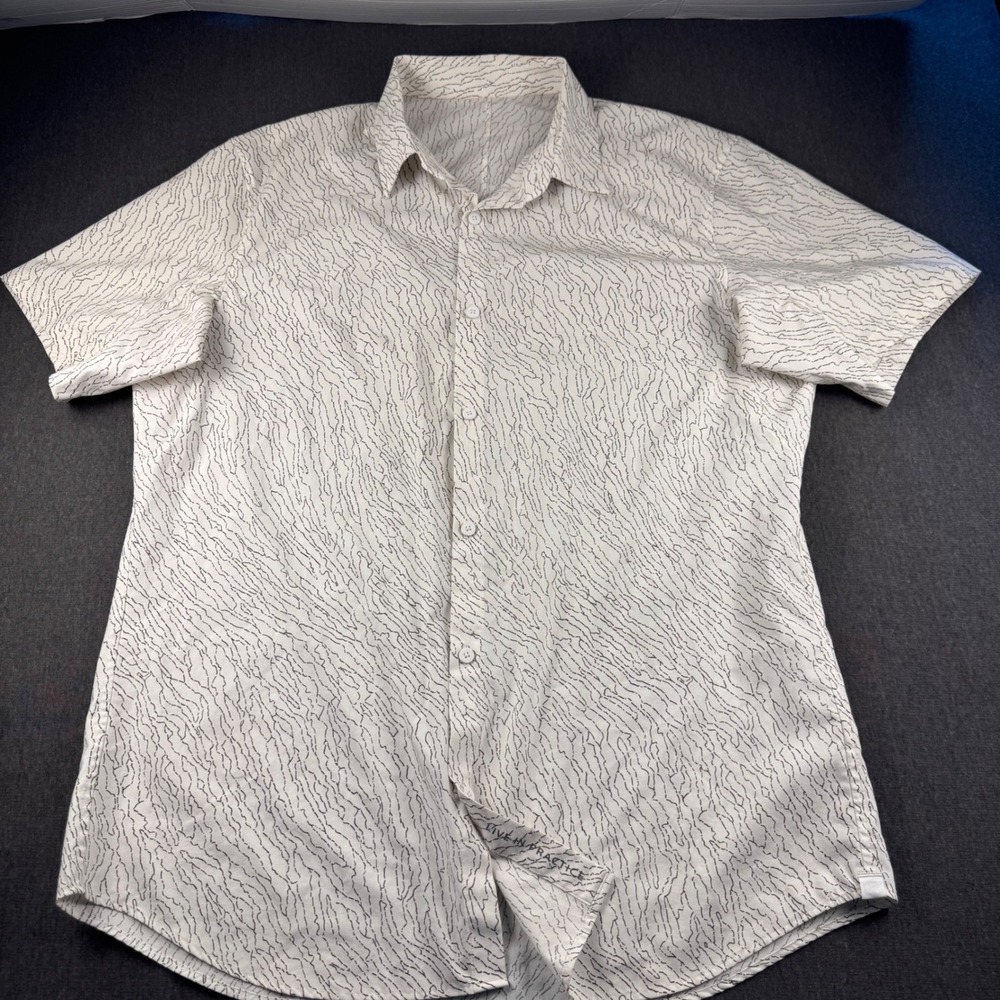 Lululemon Mens Short Sleeve Button Down Shirt White Topo Print Live In Practice